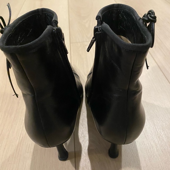 Gorgeous Chanel vintage booties - Picture 10 of 15